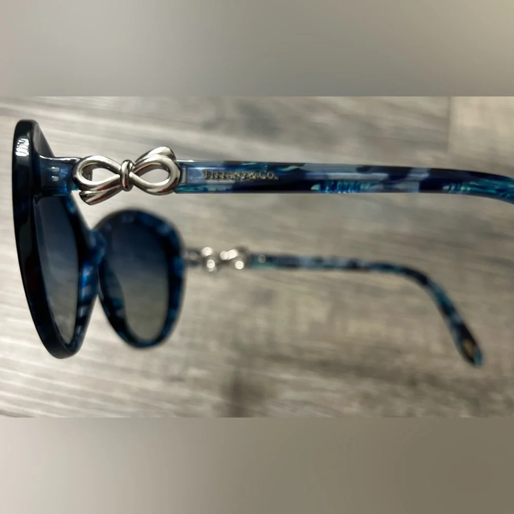 Tiffany & Co. Marbled Blue Cat Eye Sunglasses - Picture 6 of 12
